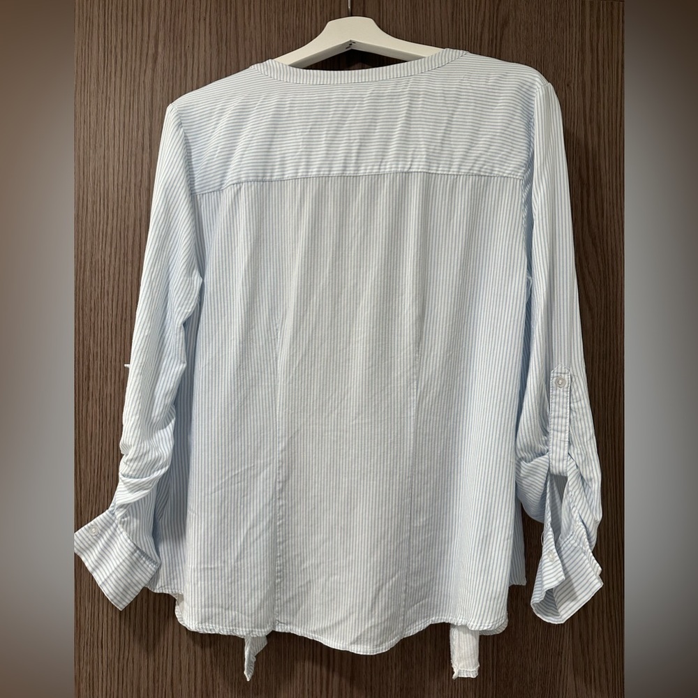 Suzy Shier - Blue Striped Button Up - Size XL - Picture 4 of 4